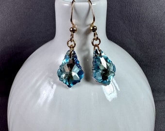 ELABORATED AQUA SHIMMER • Earrings • Swarovski Crystal • Victorian • Gold