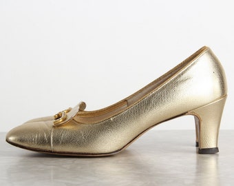 SUPER SALE 1960s Gold Shoes . High Heel Footwear