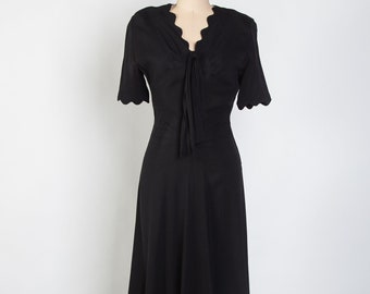 1950s Scallop Trim LBD Dress Neck Bow