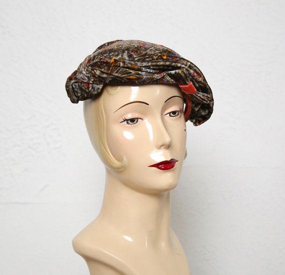 SALE 1950s Paisley Velveteen Hat - image 2