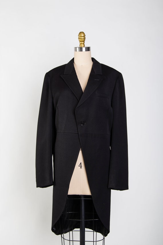 Vintage Tuxedo Coat . Evening Coat Size Medium - image 3