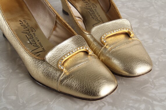SUPER SALE 1960s Gold Shoes . High Heel Footwear - image 4