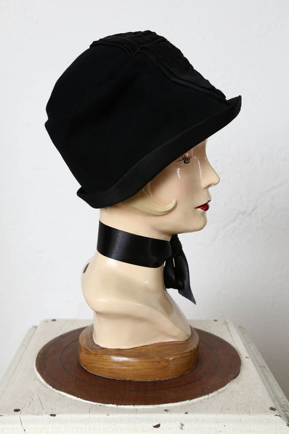 1920s Cloche Hat . Black Velveteen - image 7