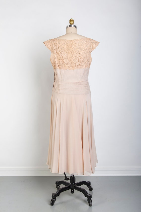 1950s Peach Pleated DRESS - image 6