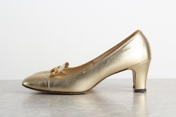 SUPER SALE 1960s Gold Shoes . High Heel Footwear - image 1