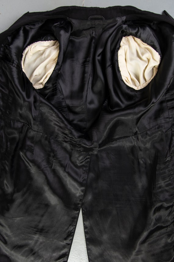 Vintage Tuxedo Coat . Evening Coat Size Medium - image 10