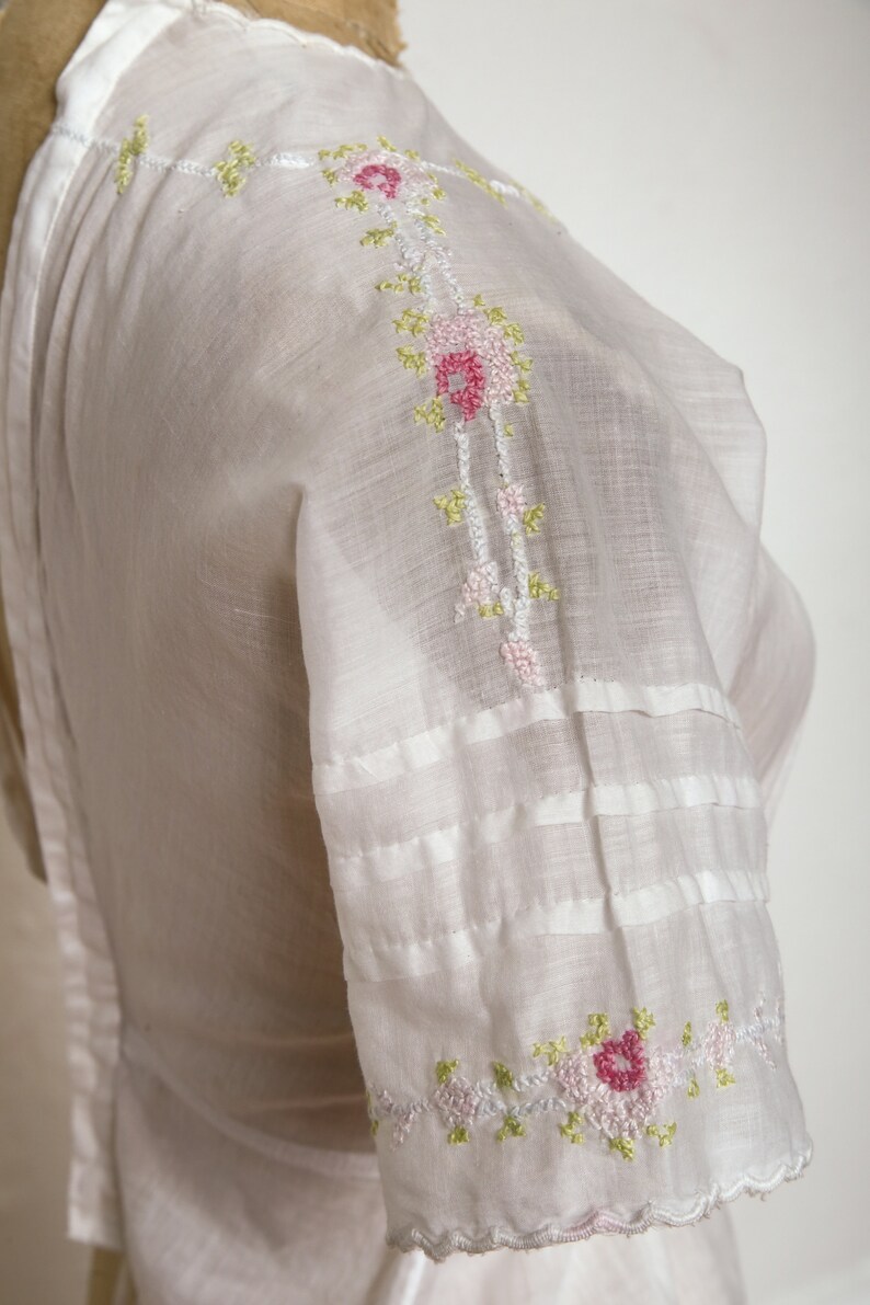 Embroidered Antique Top 1910s Cotton Blouse image 3