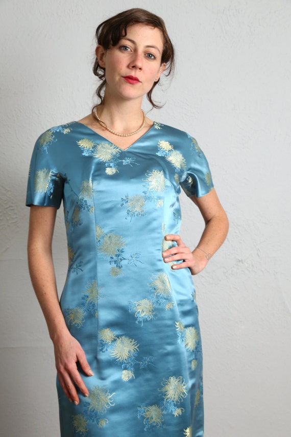 1960s Satin Dress Asian Wiggle in Blue - image 3