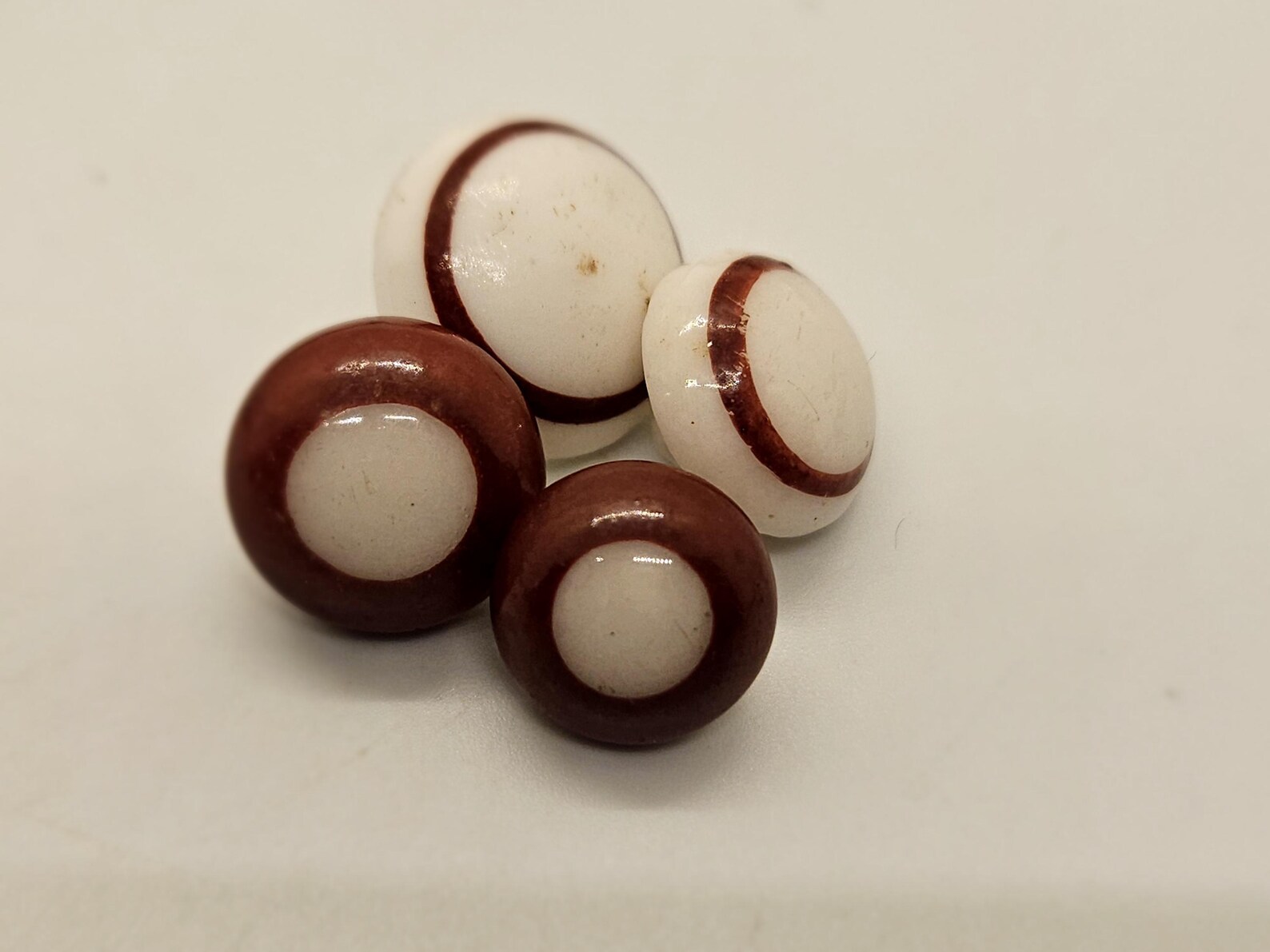Vintage Buttons -4 Small Matching Brown and White Ringer China Design ...