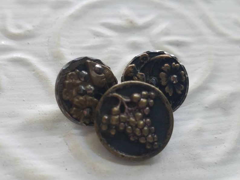 3 2 match assorted designs waistcoat buttons Collector molded metal floral feb 387 19 Vintage Buttons and grape cluster Victorian