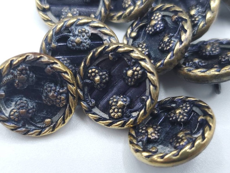 small size 916 14 mm waistcoat buttons Collector metal Victorian, Vintage Buttons 10 beautiful floral design Feb 267 21