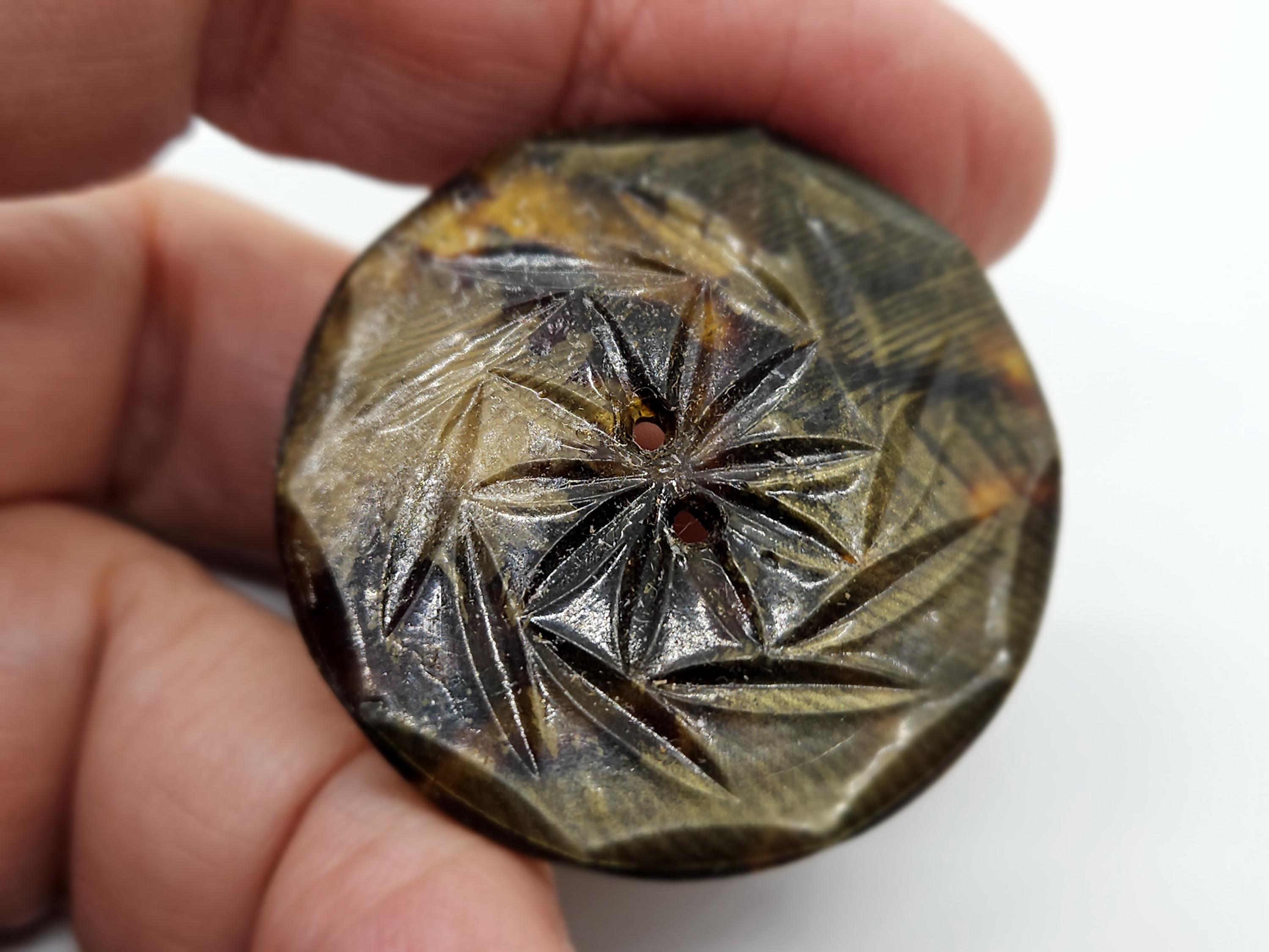 Bouton Ancien En Celluloïd Vert - Diamètre 3,5 Cm - Mercerie Vintage - Lot (1 à 10 Pièces) - Occasion