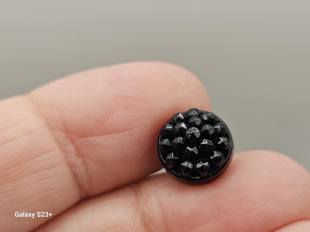 Vintage Buttons 1 Charm String, Black Glass Berry Top 3/8" 9.5mm, Metal ...