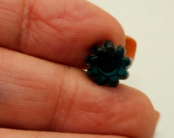 Vintage Buttons 1 tiny cobalt blue flower glass 3/8" 9.5mm charmstring metal shank, Victorian (mar 942 24)