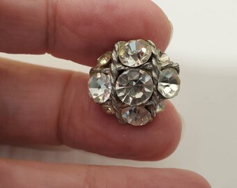 Vintage buttons, 1 small  5/8" 16mm rhinestones(apr 80 22)