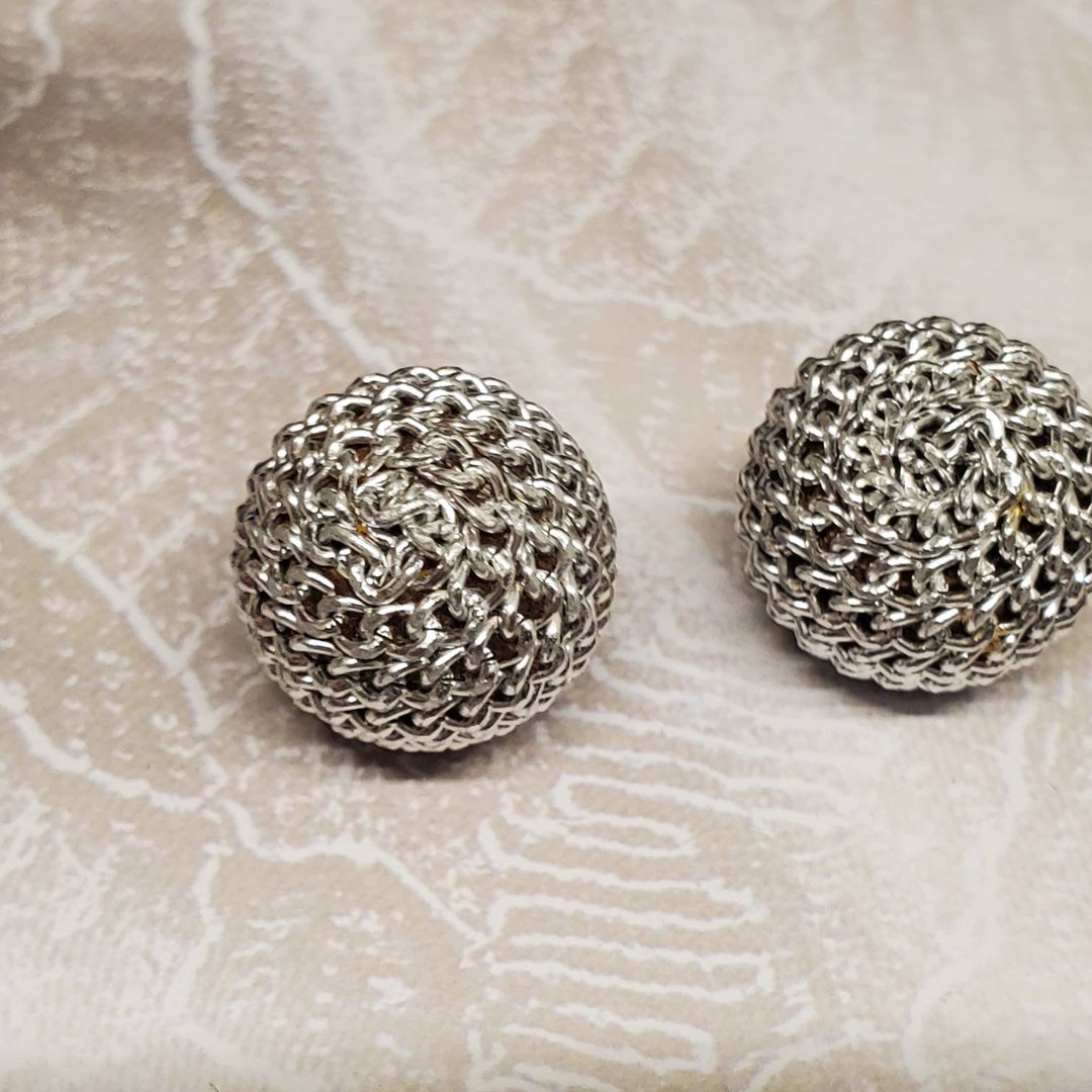 Vintage Button -2 Medium 3/4