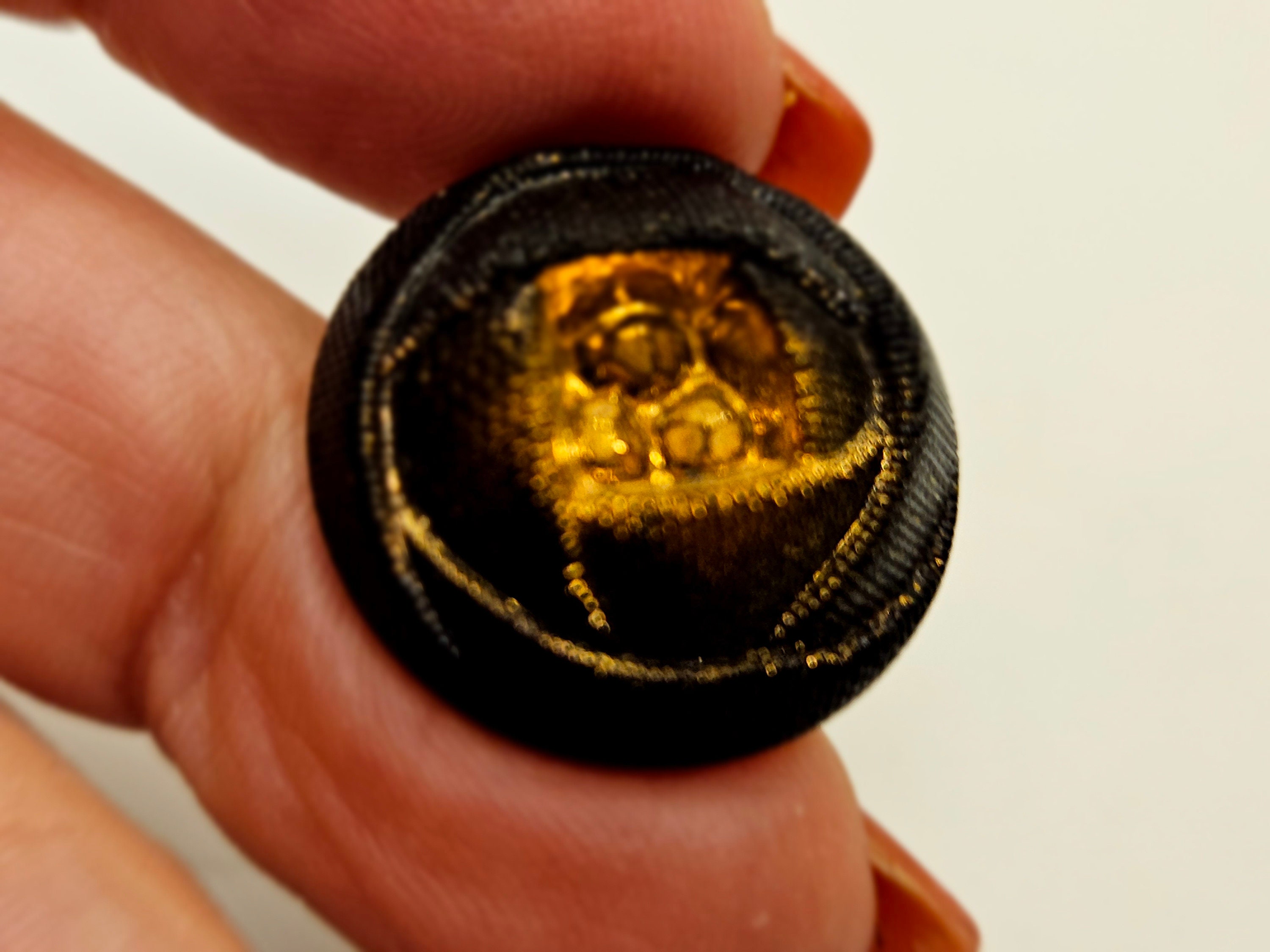 Vintage Button, 1 Glass Novelty Jet Black, Gold Luster