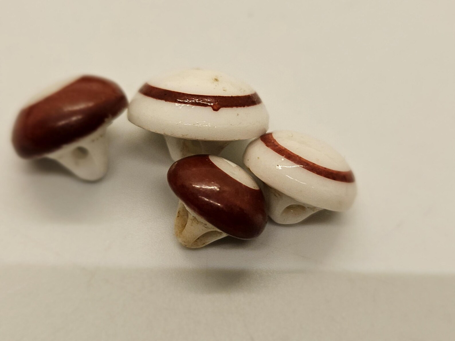Vintage Buttons -4 Small Matching Brown and White Ringer China Design ...