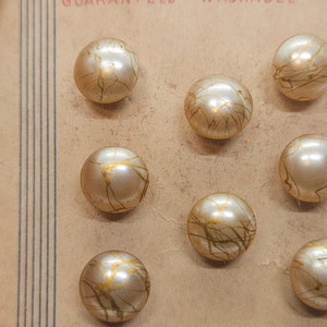 Botón vintage - 8 hermosos botones pequeños de 3/8", 9,5 mm, de vidrio pintado color champán con imitación perla, detalles dorados, vástagos, tarjeta exquisita (feb 403 24)