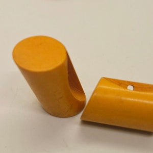 Vintage Buttons- Lot of 2  matching 1 1&quot;, 25.5mm novelty design 40&#39;s, butterscotch Bakelite toggles  (mar 663 24)