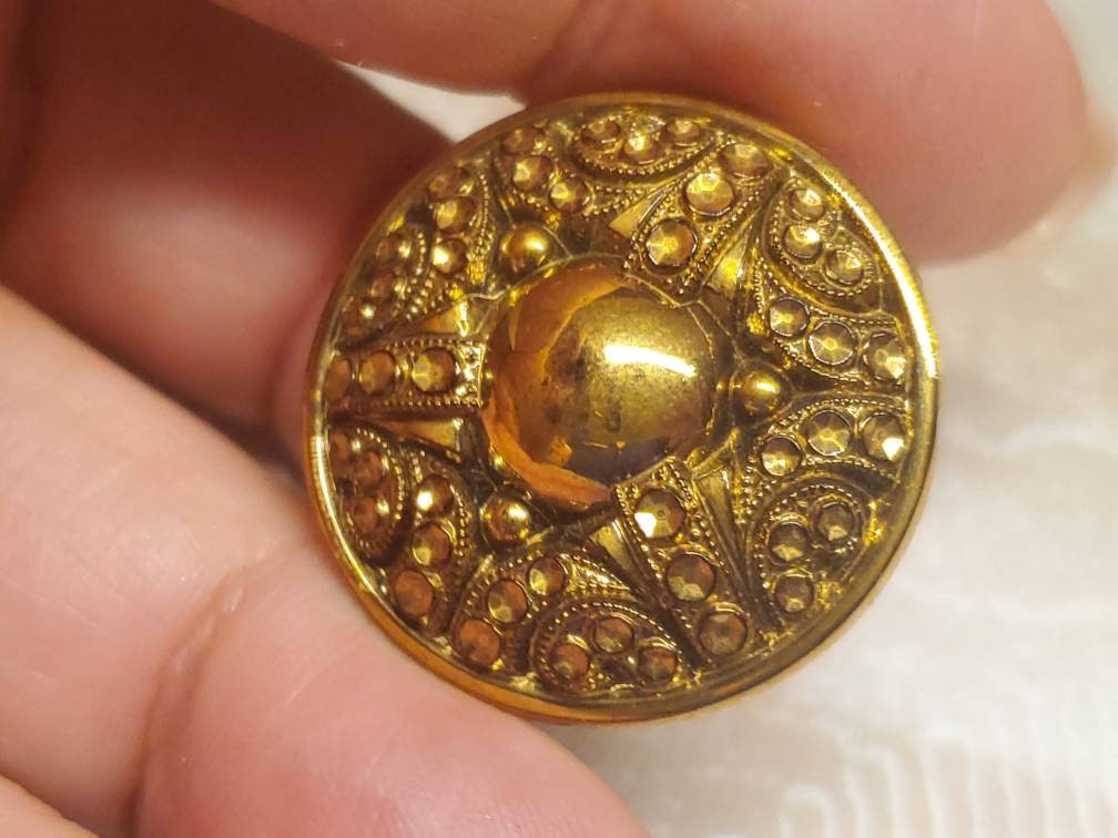 Vintage Button, 1 Heavy Weight Glass Novelty Jet Black, Gold