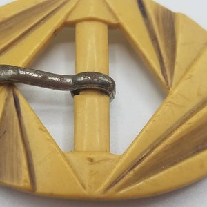 Vintage, 1 Art Deco celluloid closure belt buckle, cream and brown carved (oct 220 20)
