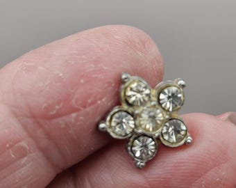 Vintage button, 1, star shape rhinestones design silver metal, small 1/2" 13mm, shank (mar 909 26)