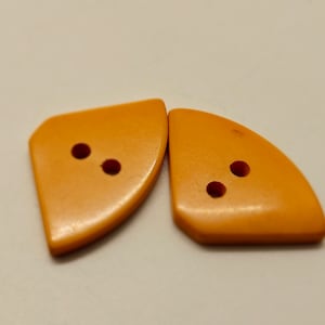Vintage Buttons - lot of 2 medium size, 3/4&quot;, 19 mm, Bakelite butterscotch novelty triangle shape sew thru (may 247 24)