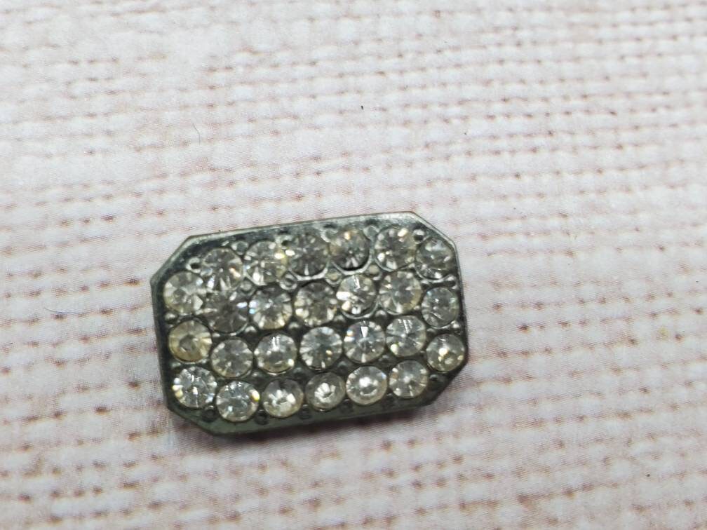 Vintage Button - 1 Medium Size 3/4