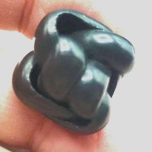 Vintage Buttons - Lot of  1 medium size, 7/8&quot;, 22 mm Mid Century Modern, extruded knotted noodle  black design( jan 80 22)