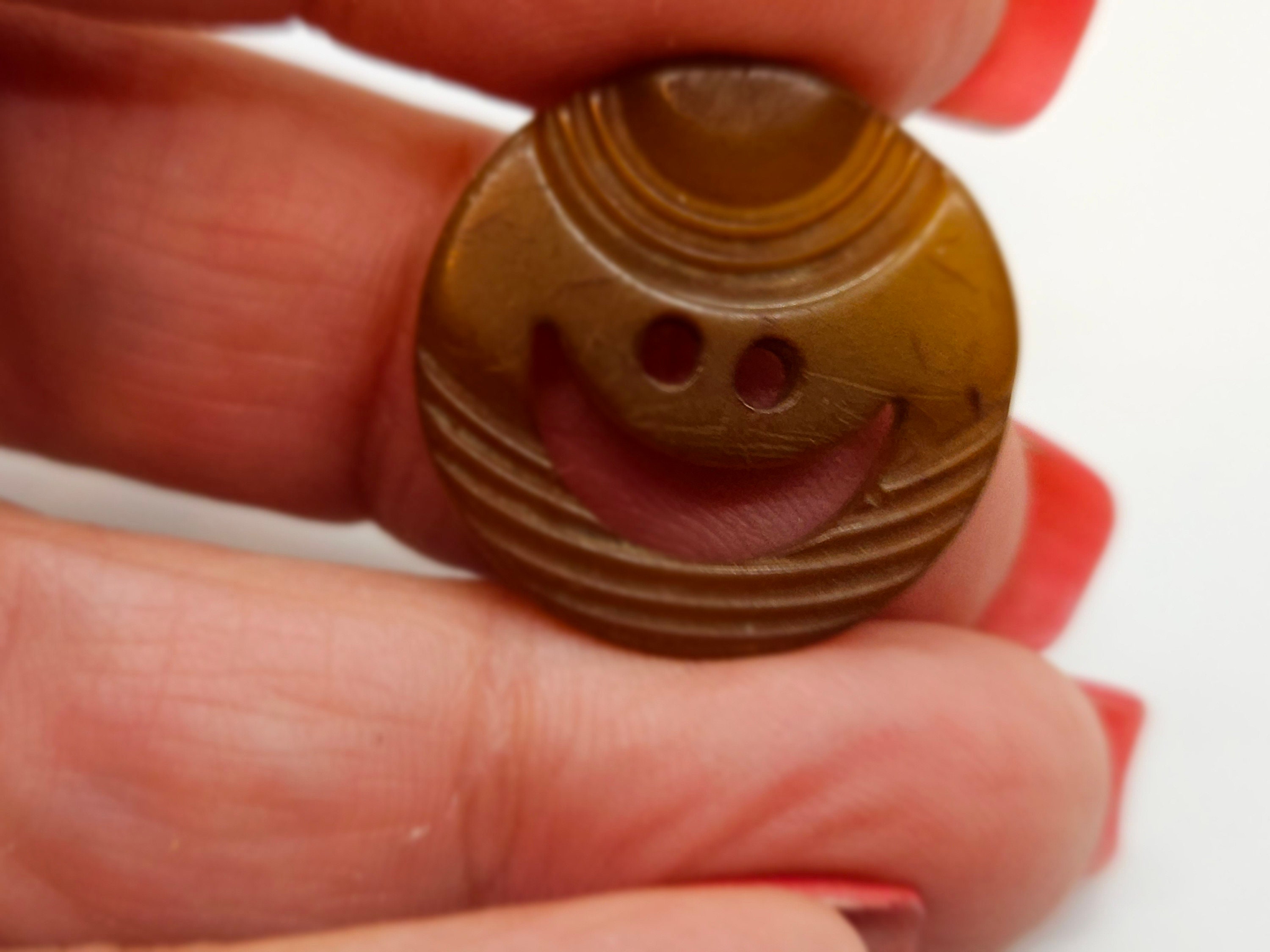 Vintage Button, 1 Mid Size 7/8 Inch, 22mm Brown Bakelite