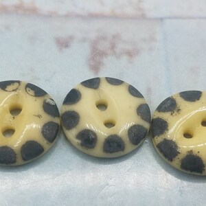 Vintage Buttons -  3 matching Cottage chic stencil calico china buttons, black and white ( may 103 20)