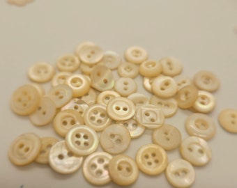 Vintage Buttons - 50 assorted mother of pearl, tiny to small sew thru, 1/3" 8,5mm 3/8" 8.5mm(mar 887 24)