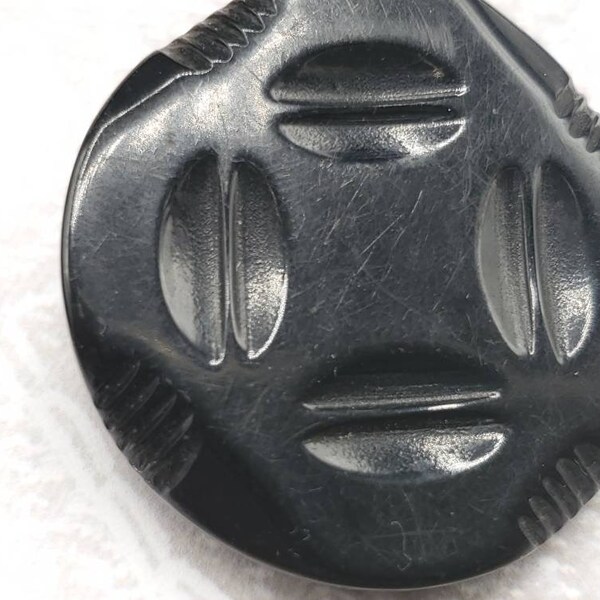 Vintage Button, 1 extra large size 1 1/2 inch, 38mm black carved  Bakelite design (Sept 290 21)