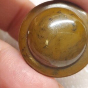 Vintage knoop 1 bruin gemêleerd bakeliet groot 1&quot; 25,5 mm, metalen schacht (89 maart: 23 maart)