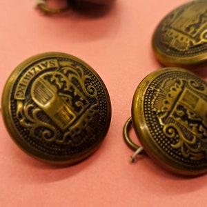 Vintage Button, 4 matching  Strasburg 7/8&quot; 22mm crested metal buttons, shanks(apr 78 24)