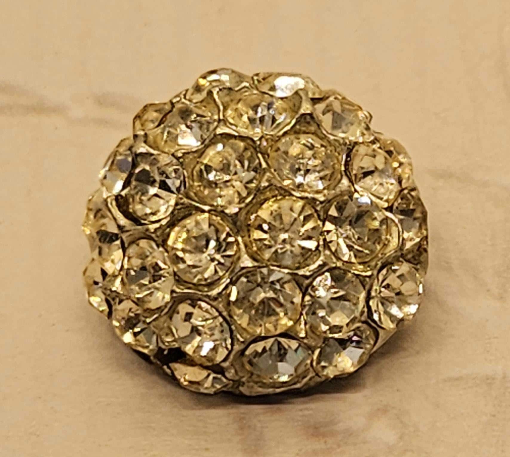 Lot De 22 Boutons Vintage En Verre Teinté Et Métal Strass - Diam. 1,5 à 2,6 Cm - France