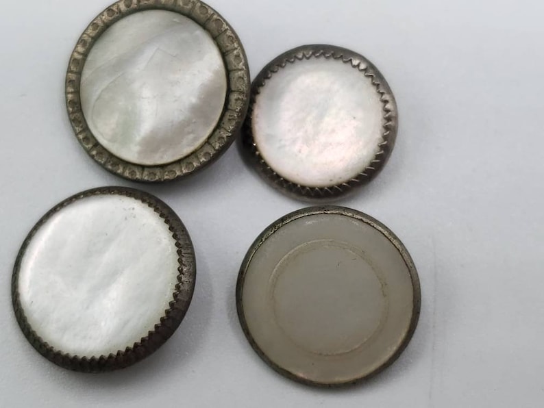 jan 857 21 set in metal 716 11mm Vintage Buttons 916 14mm 4 Victorian waistcoat assorted small mother of pearl
