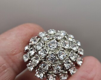 Vintage rhinestone button - 1, 7/8" 22mm design clear glass, silver finish metal (mar 910 26)