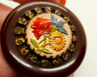 Vintage Buttons- 1 outstanding extra large 1 5/8" 41mm, brown Bakelite center glass floral, metal accent and metal shank (mar 826 23)