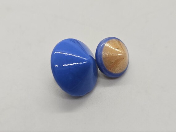 Vintage Buttons 2 Small Assorted Blue and Cresmpointed Top