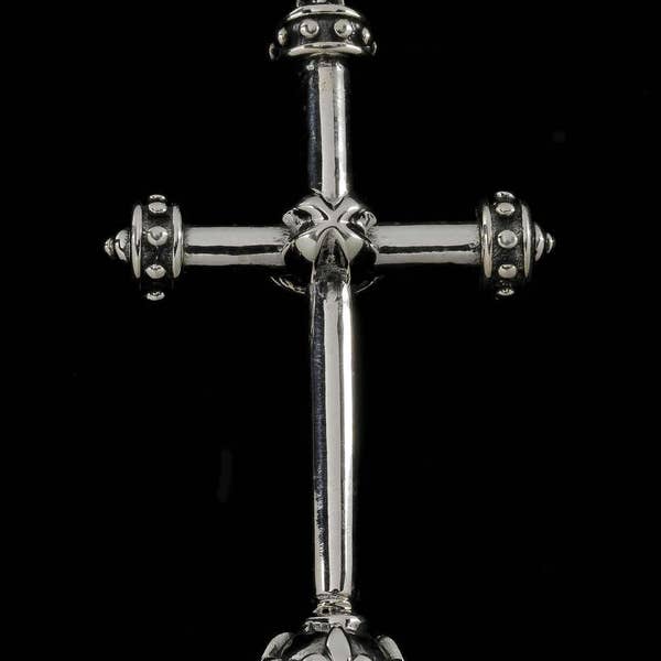 Nailhead with Fleur de lis Ball Cross Pendant 6438S