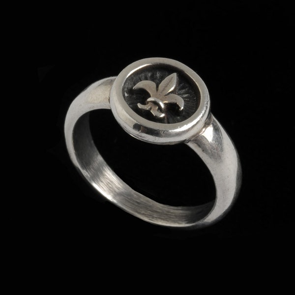 Fleur de lis Ring, B.C. Silver Collection         6508S