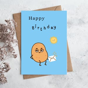 Tarjeta de feliz cumpleaños imprimible, tamaño 5” x 7”, doblada, azul con una linda papa que lleva un sobre, descarga instantánea, archivo PDF no editable