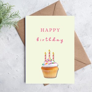 Carte de joyeux anniversaire imprimable, taille 5 x 7 pouces pliée, rose avec petit gâteau d'anniversaire doux et mignon, téléchargement immédiat, fichier PDF non modifiable