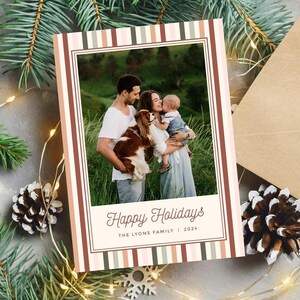 Modelo de cartão de foto de Natal moderno com listras de Natal editável | Imagem clássica tradicional vintage | Download instantâneo | Design para impressão