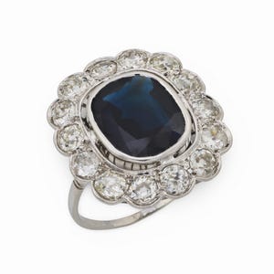 Anillo de oro blanco de 18 k con zafiro y diamantes de 5,25 quilates sin tratamiento térmico de estilo eduardiano Gia