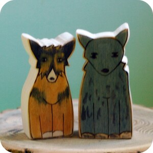 Custom Wooden Star House Pet Likeness Two Pets image 3