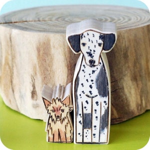 Custom Wooden Star House Pet Likeness Two Pets image 1