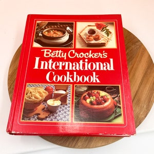 Vintage Betty Crocker&#39;s International Cookbook - 1980s Cookbook - Betty Crocker Cookbooks - Kitchen Books